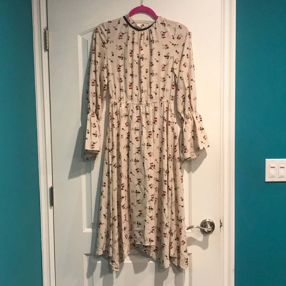 NWOT MOON RIVER FLORAL PEASANT DRESS